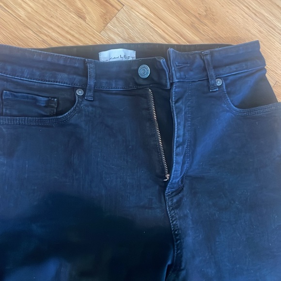 LOFT the Curvy Skinny Jean in black, size 10P (30). - Picture 3 of 3